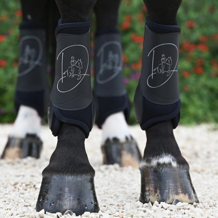 Ochraniacze ujeżdżeniowe Absolute Front Velcro Czarne w grupie Sprzęt dla konia / Ochrona nóg / Ochraniacze ujeżdżeniowe i treningowe przy Equinest (21020192Sv_r)