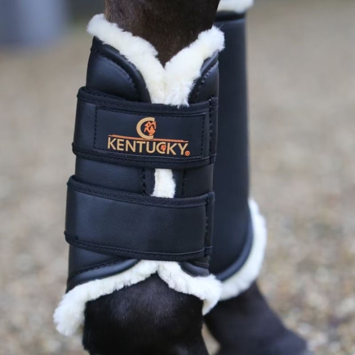 Ochraniacze treningowe Leather Front Czarne w grupie Sprzęt dla konia / Ochrona nóg / Ochraniacze ujeżdżeniowe i treningowe przy Equinest (4230301FBA_r)