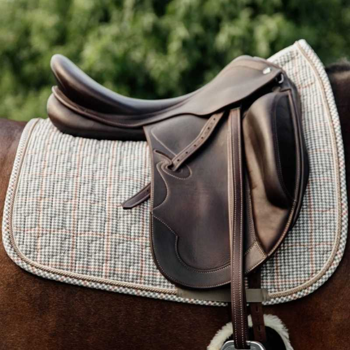 Czaprak ujeżdżeniowy Pied-de-Poule Beżowy w grupie Sprzęt dla konia / Czapraki / Czapraki ujeżdżeniowe przy Equinest (4258532DRBE_r)