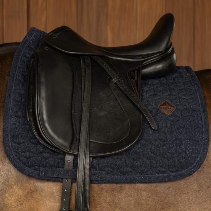 Czaprak ujeżdżeniowy Full Sparkling Dark Navy w grupie Sprzęt dla konia / Czapraki / Czapraki ujeżdżeniowe przy Equinest (4269933DRDNA_r)