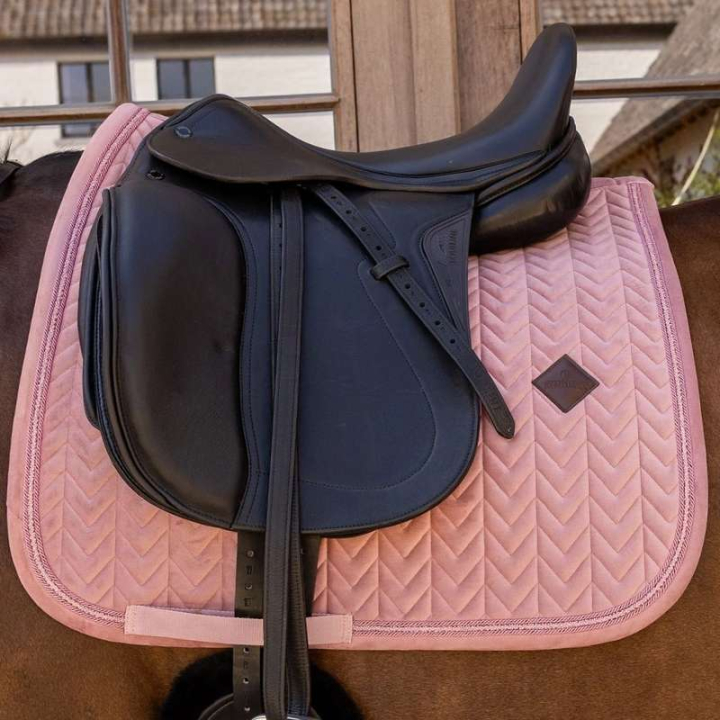 Czaprak ujeżdżeniowy Velvet Mini Pearls Stary róż w grupie Sprzęt dla konia / Czapraki / Czapraki ujeżdżeniowe przy Equinest (4275010DROPI_r)