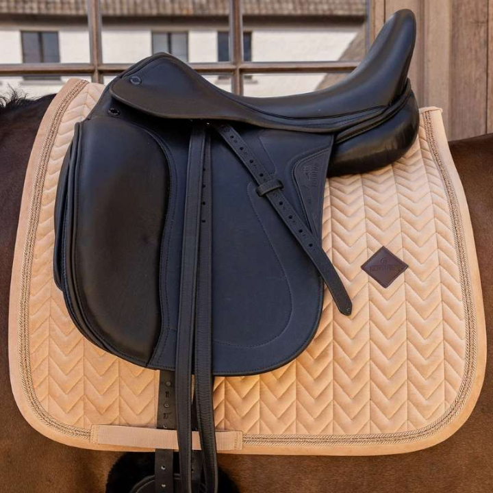 Czaprak ujeżdżeniowy Velvet Mini Pearls Beżowy w grupie Sprzęt dla konia / Czapraki / Czapraki ujeżdżeniowe przy Equinest (4275032DRBE_r)