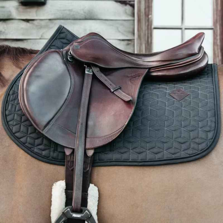 Czaprak Classic Szary w grupie Sprzęt dla konia / Czapraki / Czapraki skokowe i wszechstronne przy Equinest (42803Gr_r)