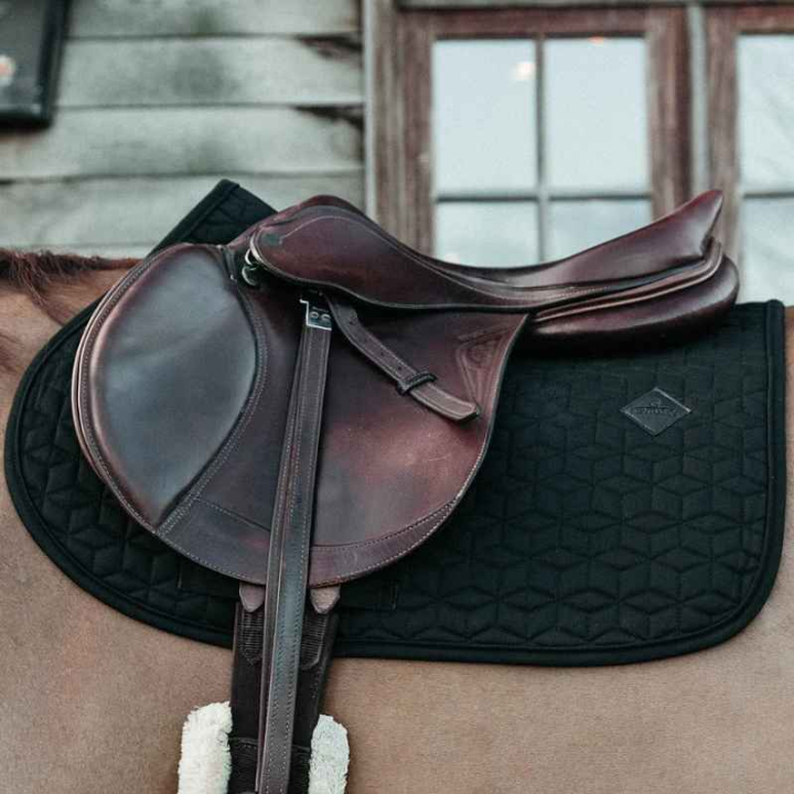 Czaprak Classic Czarny w grupie Sprzęt dla konia / Czapraki / Czapraki skokowe i wszechstronne przy Equinest (42803Sv_r)
