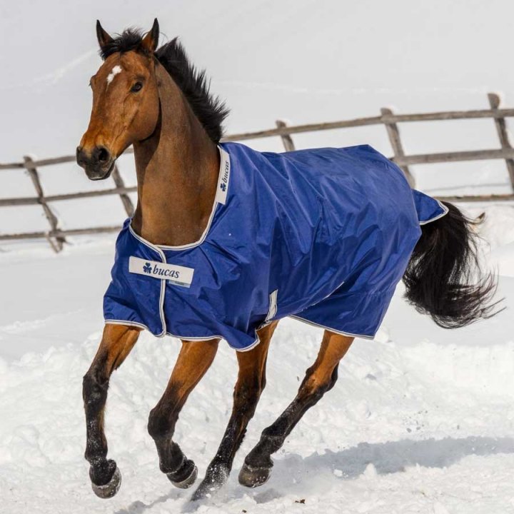 Derka zimowa Atlantic Turnout 200g Granatowa w grupie Derki dla koni / Derki padokowe / Derki zimowe przy Equinest (44015-07-200g-Ma_r)