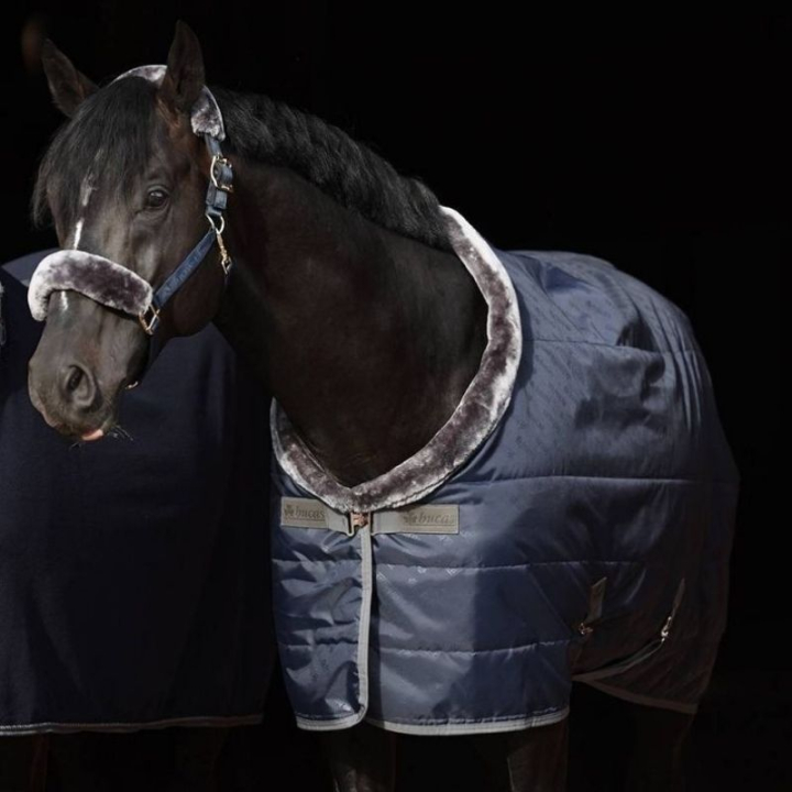 Derka stajenna Show-Line 150g Granatowo/Szara w grupie Derki dla koni / Derki stajenne przy Equinest (4572521NAGR_r)