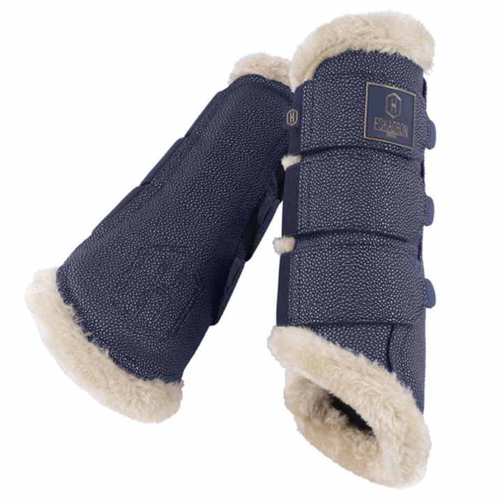 Ochraniacze treningowe Stingray Fauxfur Heritage Niebieskie w grupie Sprzęt dla konia / Ochrona nóg / Ochraniacze ujeżdżeniowe i treningowe przy Equinest (555057863360BL_r)