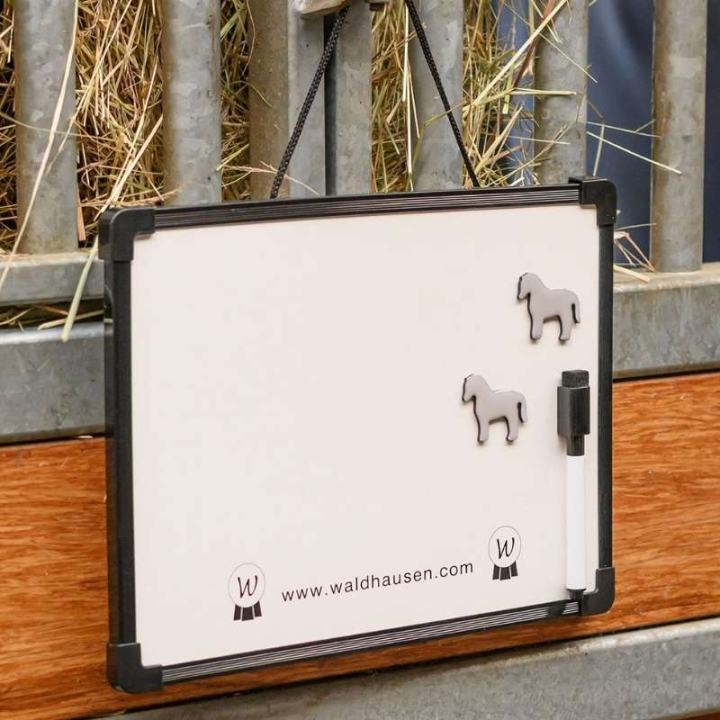 Tablica stajenna Magnetic MemoBoard Biała w grupie Stajnia i padok / Wyposażenie stajni / Inne wyposażenie stajni przy Equinest (5724300WH)