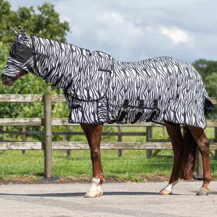 Derka przeciw owadom z kapturem i nausznikami Zebra Czarno/Biała w grupie Ochrona przed owadami / Derki przeciw owadom przy Equinest (6013ZE125BAWH_r)