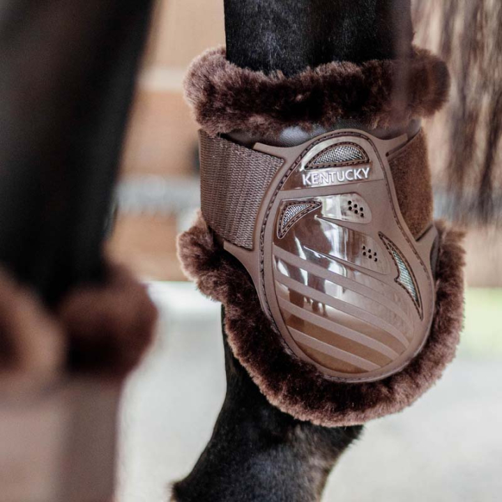 Ochraniacze skokowe tył Young Vegan Sheepskin Brązowe w grupie Sprzęt dla konia / Ochrona nóg / Ochraniacze skokowe tył przy Equinest (88205BRBR_r)