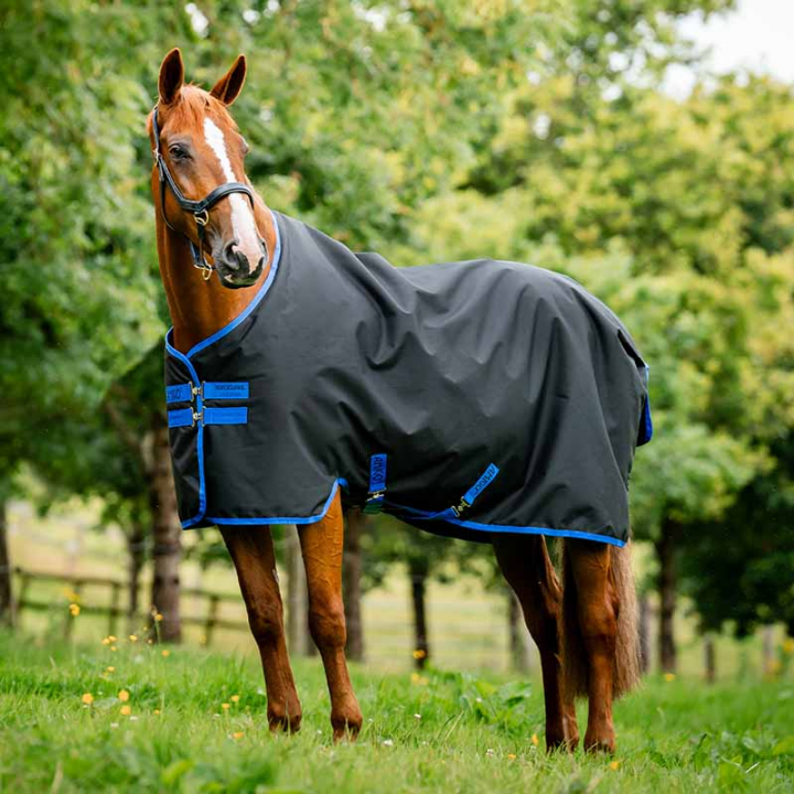 Derka przeciwdeszczowa Amigo Ripstop 900 Original 50g Czarno/Niebieska w grupie Derki dla koni / Derki padokowe / Derki przeciwdeszczowe przy Equinest (AARAG1BA)