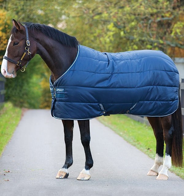 Derka stajenna Amigo Insulator Lite 100g Granatowa w grupie Derki dla koni / Derki stajenne przy Equinest (ABRA21_N_r)