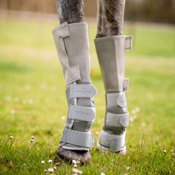 Ochraniacze na nogi Rambo Tech Fit Flyboot Srebrne w grupie Ochrona przed owadami przy Equinest (DBAILASi_r)