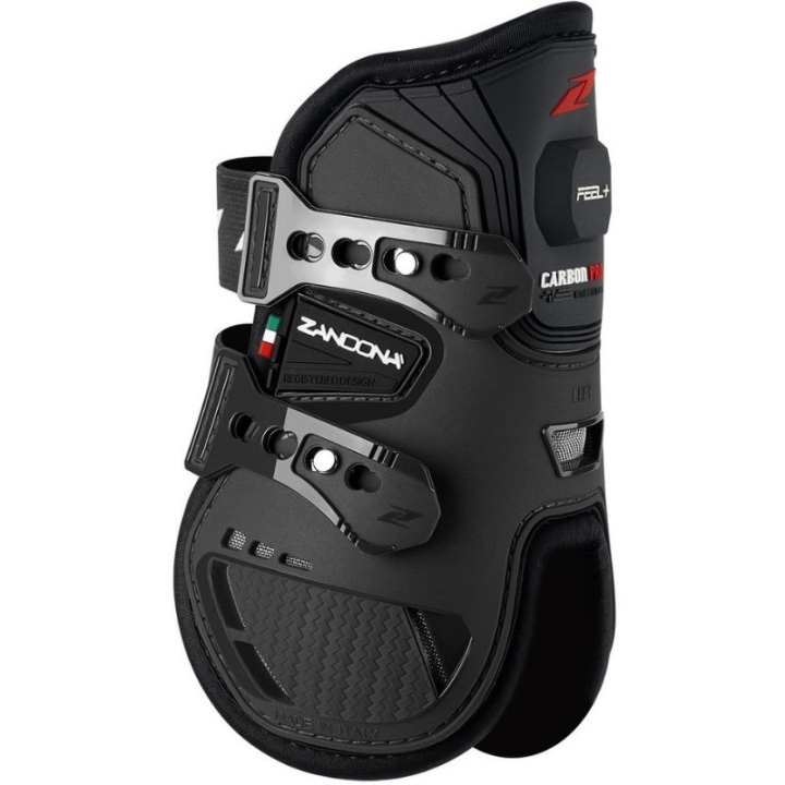 Ochraniacze skokowe tył Carbon Pro Feel+ Czarne w grupie Sprzęt dla konia / Ochrona nóg / Ochraniacze skokowe tył przy Equinest (E1218FBKSBKBA_r)