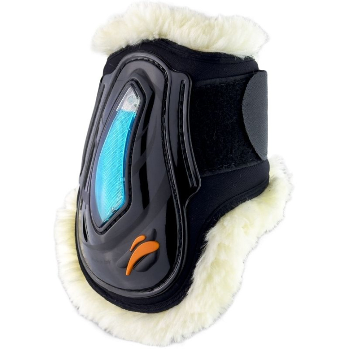 Ochraniacze skokowe tył eAirshock Velcro Fluffy Czarne w grupie Sprzęt dla konia / Ochrona nóg / Ochraniacze skokowe tył przy Equinest (EAIRRLNASVBA_r)