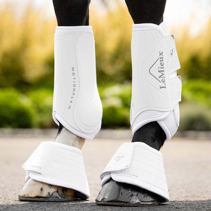 Ochraniacze treningowe Motionflex Dressage Białe w grupie Sprzęt dla konia / Ochrona nóg / Ochraniacze ujeżdżeniowe i treningowe przy Equinest (IT03761004WH_r)