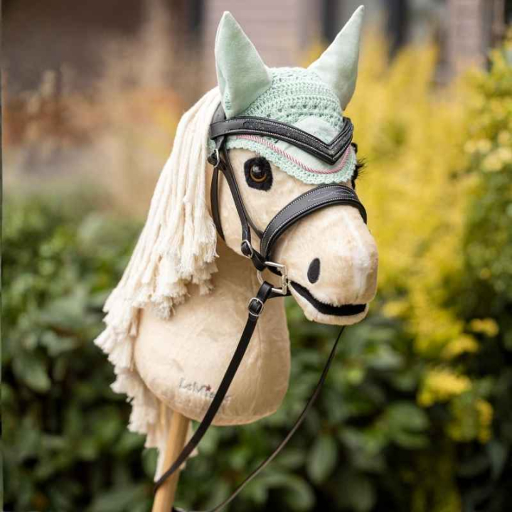 Koń na kiju Hobby Horse Popcorn w grupie Konie na kiju & Konie zabawkowe / Konie na kiju przy Equinest (IT081330)