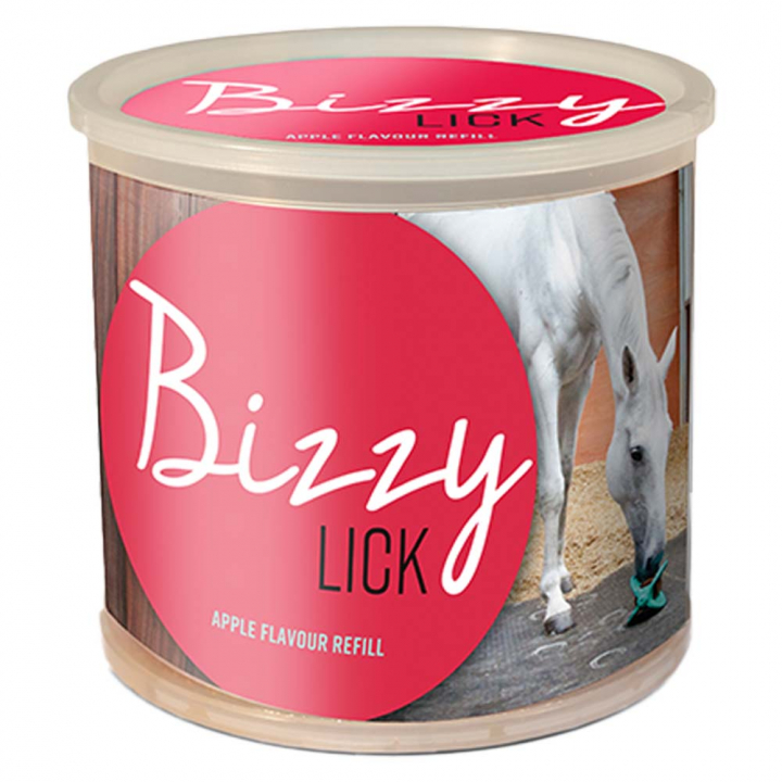 Lizawka Bizzy Lick Apple Refill 1kg w grupie Suplementy / Suplementy dla koni / Lizawki przy Equinest (LIKBIZAPX8-1000)