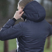 Kurtka jeździecka Elegant z elementami grzewczymi i Power Bankiem Granatowa Kurtka jeździecka Elegant z elementami grzewczymi i Power Bankiem Granatowa