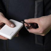 Kurtka jeździecka Elegant z elementami grzewczymi i Power Bankiem Granatowa Kurtka jeździecka Elegant z elementami grzewczymi i Power Bankiem Granatowa