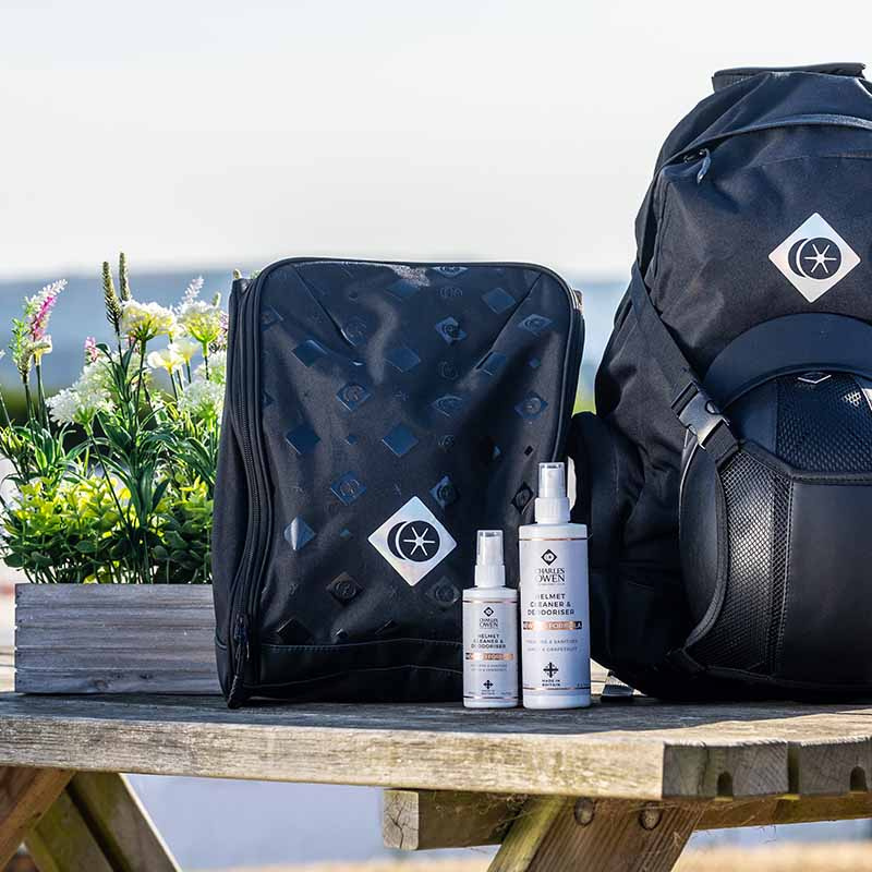 Środek do czyszczenia kasku i dezodorant 2-w-1