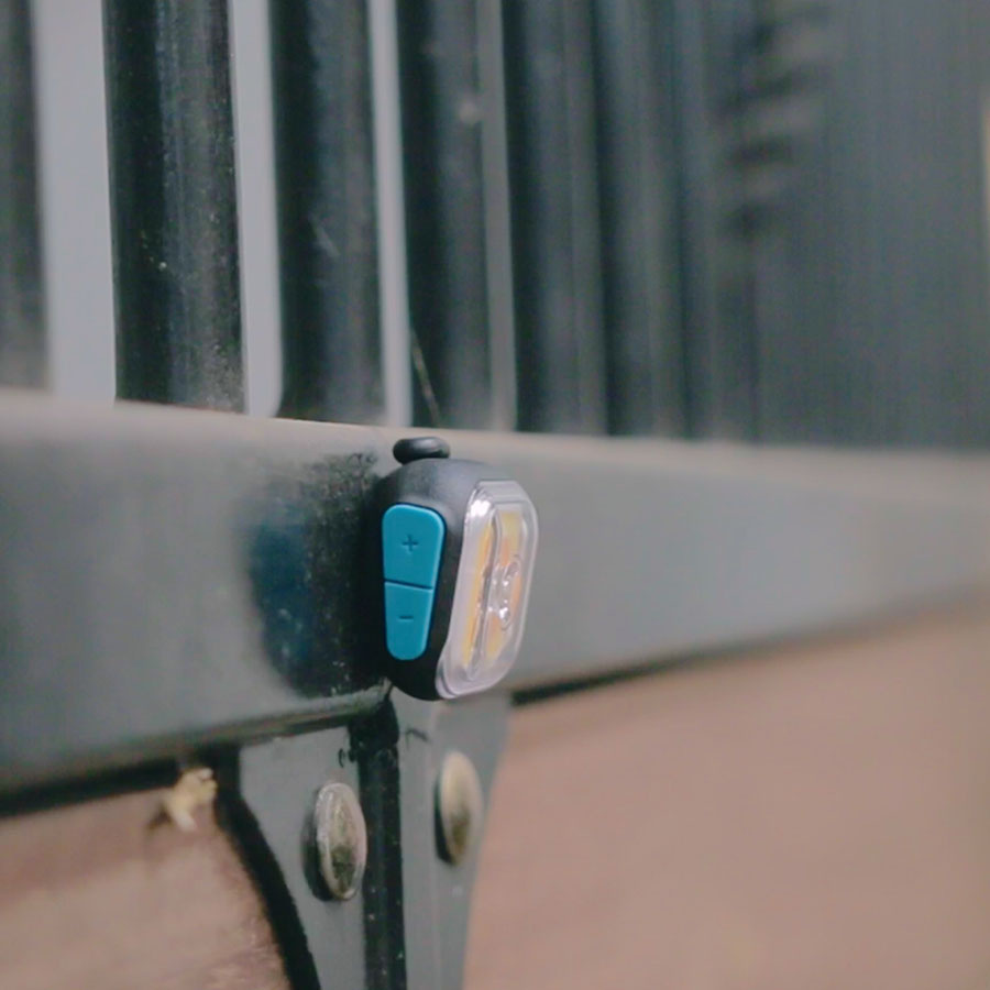 Lampka Light 01 ClipOn Czarny