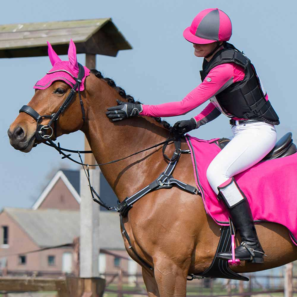 Anatomiczny popręg skokowy z fartuchem Luxury Stitching Czarny