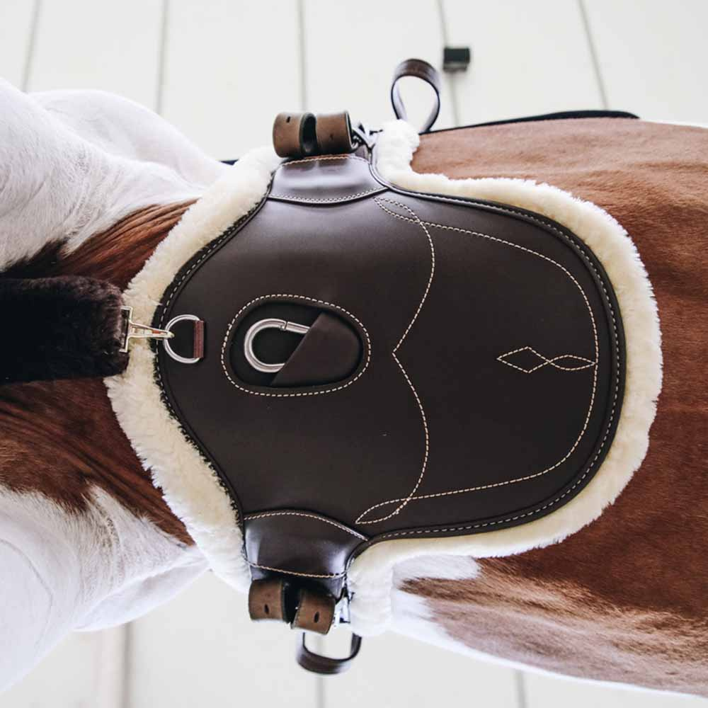 Popręg skokowy Short Sheepskin z fartuchem Brązowy