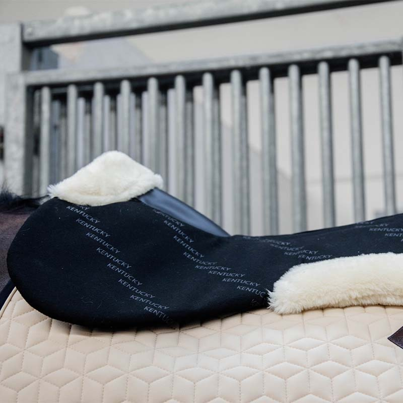 Pad pod siodło Sheepskin Impact Equalizer Czarny