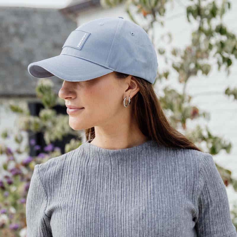 Czapka z daszkiem Rubber Logo Błękitna