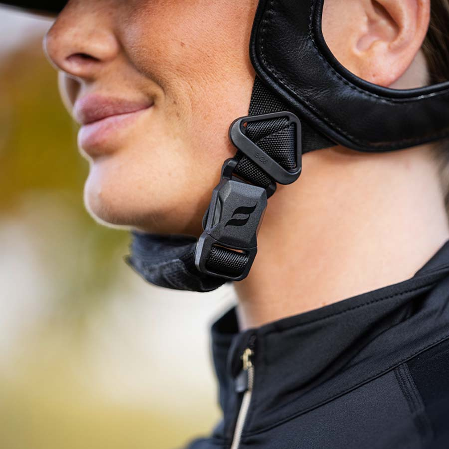 Kask MIPS Caracas Smooth Top Czarny