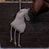 Zabawka dla koni Horse w zamszu ECO Jasnoszara Zabawka dla koni Horse w zamszu ECO Jasnoszara