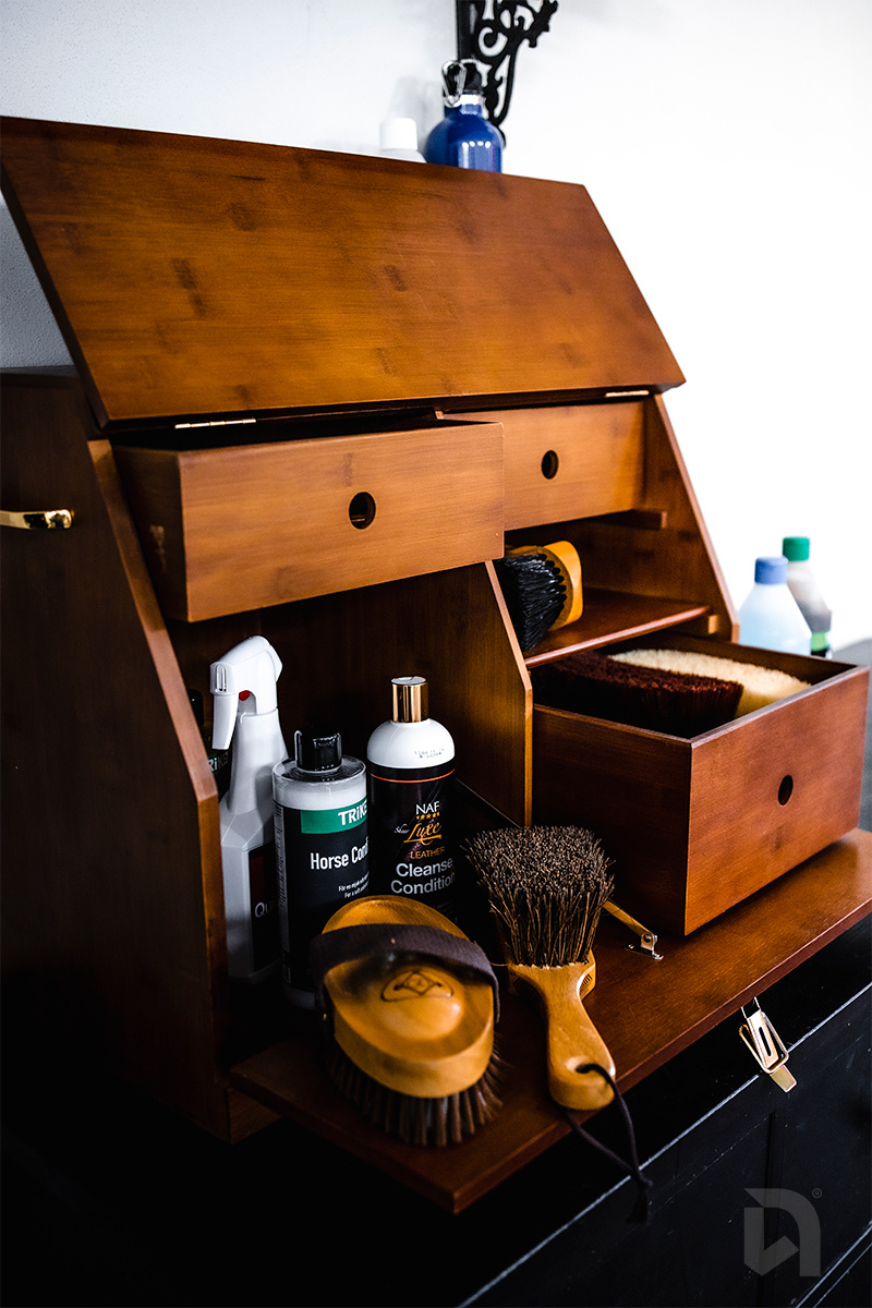 Skrzynka na szczotki Show Grooming