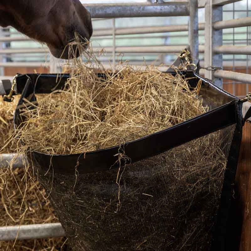 Worek na siano Corner Czarny