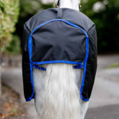 Derka przeciwdeszczowa Amigo Ripstop 900D 0g Pony Czarno/Niebieska Derka przeciwdeszczowa Amigo Ripstop 900D 0g Pony Czarno/Niebieska