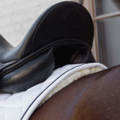 Czaprak ujeżdżeniowy Skin Friendly Vegan Sheepskin Biały Czaprak ujeżdżeniowy Skin Friendly Vegan Sheepskin Biały