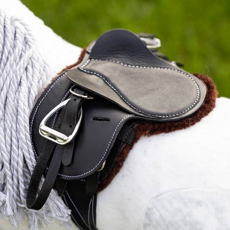 Czaprak Hunter Toy Pony Showing Numnah Brązowy