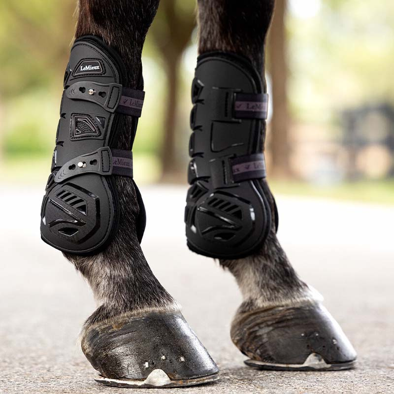 Ochraniacze skokowe przód Motion Cool Czarne